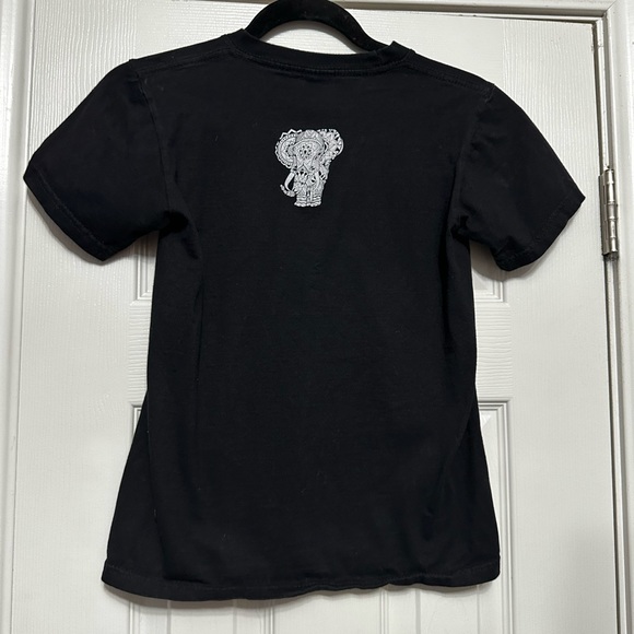Neón Elephant Graphic Tee - Picture 7 of 7